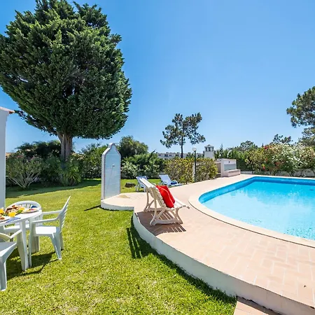 Bella Vista - Moradia Elegante Com Piscina Aquecível E Jacuzzi Na Galé, * Albufeira