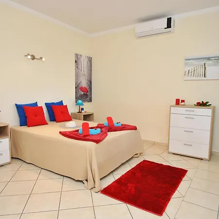 Bella Vista - Moradia Elegante Com Piscina Aquecível E Jacuzzi Na Galé, *