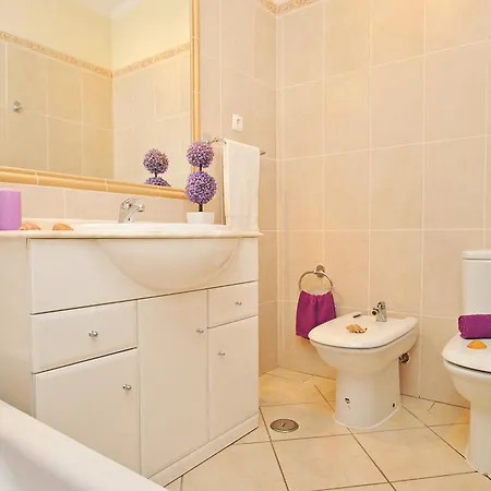 Hébergement de vacances Bella Vista - Moradia Elegante Com Piscina Aquecível E Jacuzzi Na Galé, *